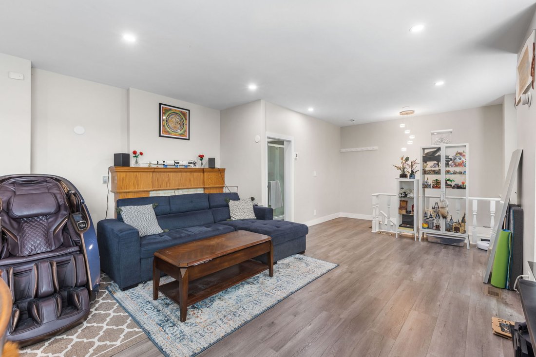 House in New Westminster, British Columbia, Canada 4 - 15734190