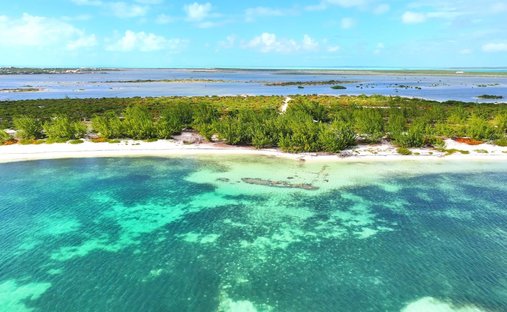 Land in Cockburn Harbour, Caicos Islands, Turks and Caicos Islands 1