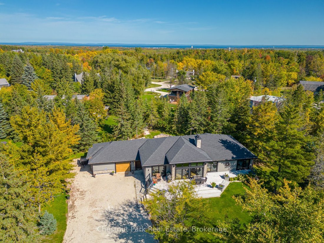 House in Collingwood, Ontario, Canada 3 - 15554630