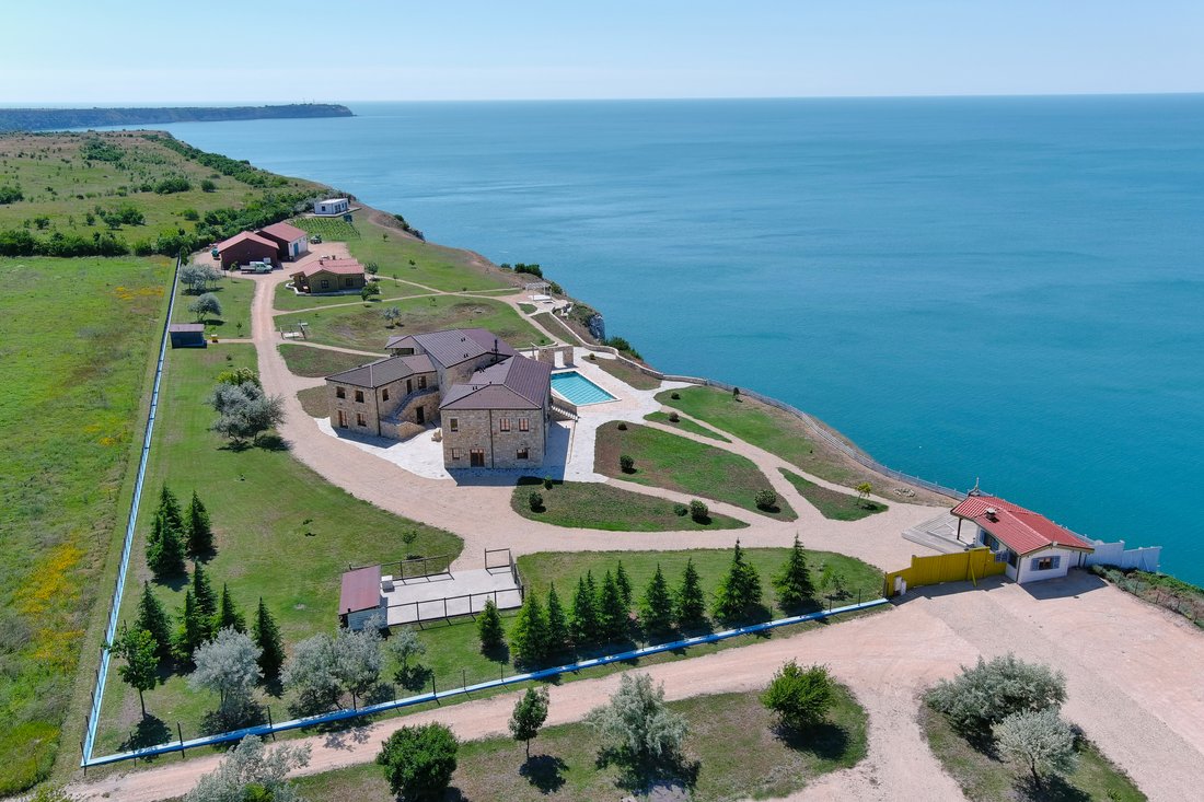 Estate in Balgarevo, Dobrich Province, Bulgaria 1 - 15701415