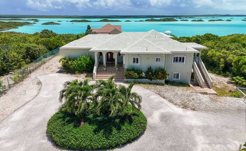 House in Chalk Sound, Turks and Caicos Islands 1