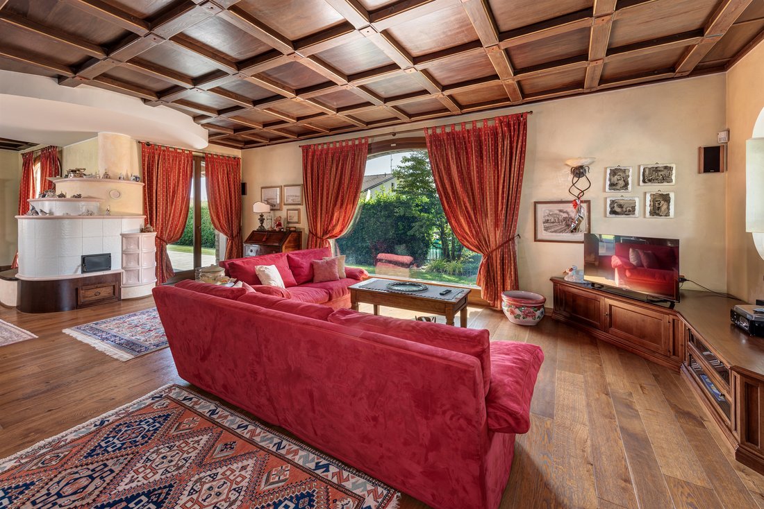 Villa in Olgiate Comasco, Lombardy, Italy 5 - 15169823