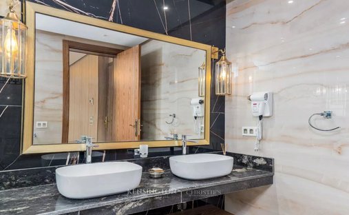 Castle for Sale in Ville Nouvelle, Fez-Meknès, Morocco