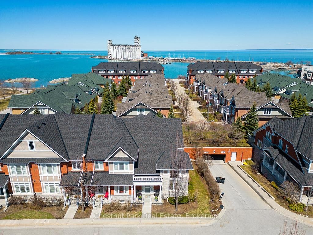 Condo in Collingwood, Ontario, Canada 2 - 15561625