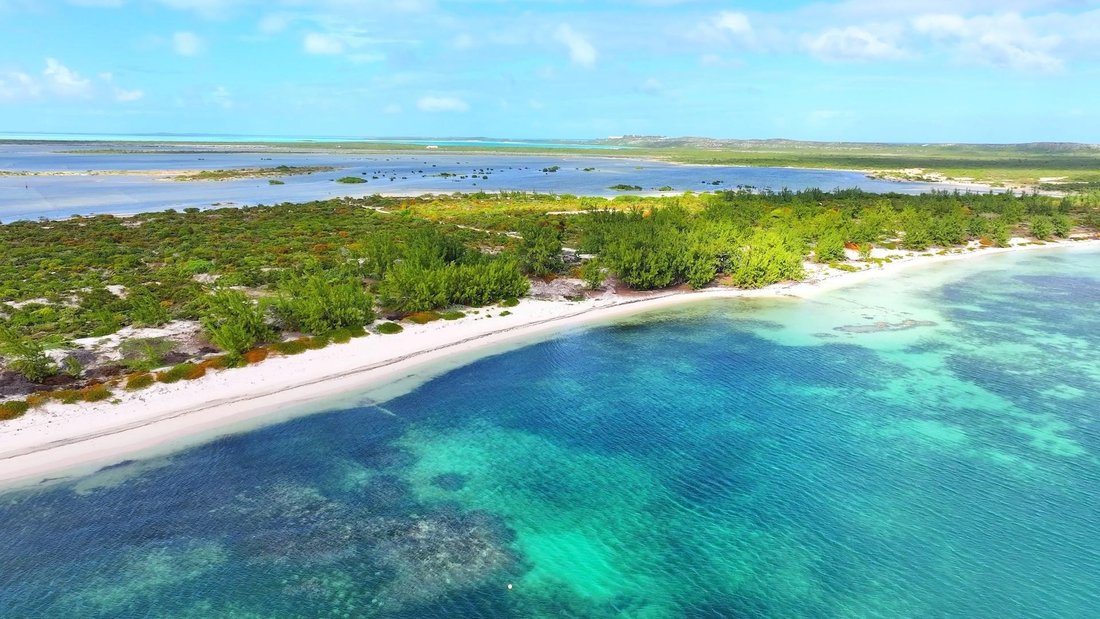 Land in Cockburn Harbour, Caicos Islands, Turks and Caicos Islands 5 - 15224760