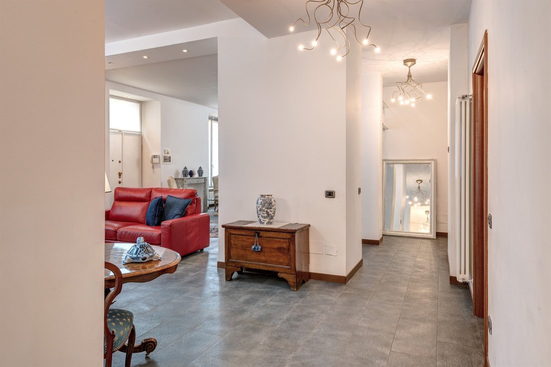 Apartment in Eastern Lake Center, Como, Lombardy 5 - 15169798