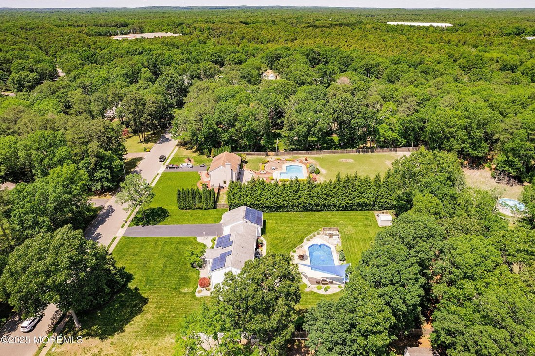5 Persimmon Drive, Jackson, Nj, In Jackson Township, New Jersey, United ...