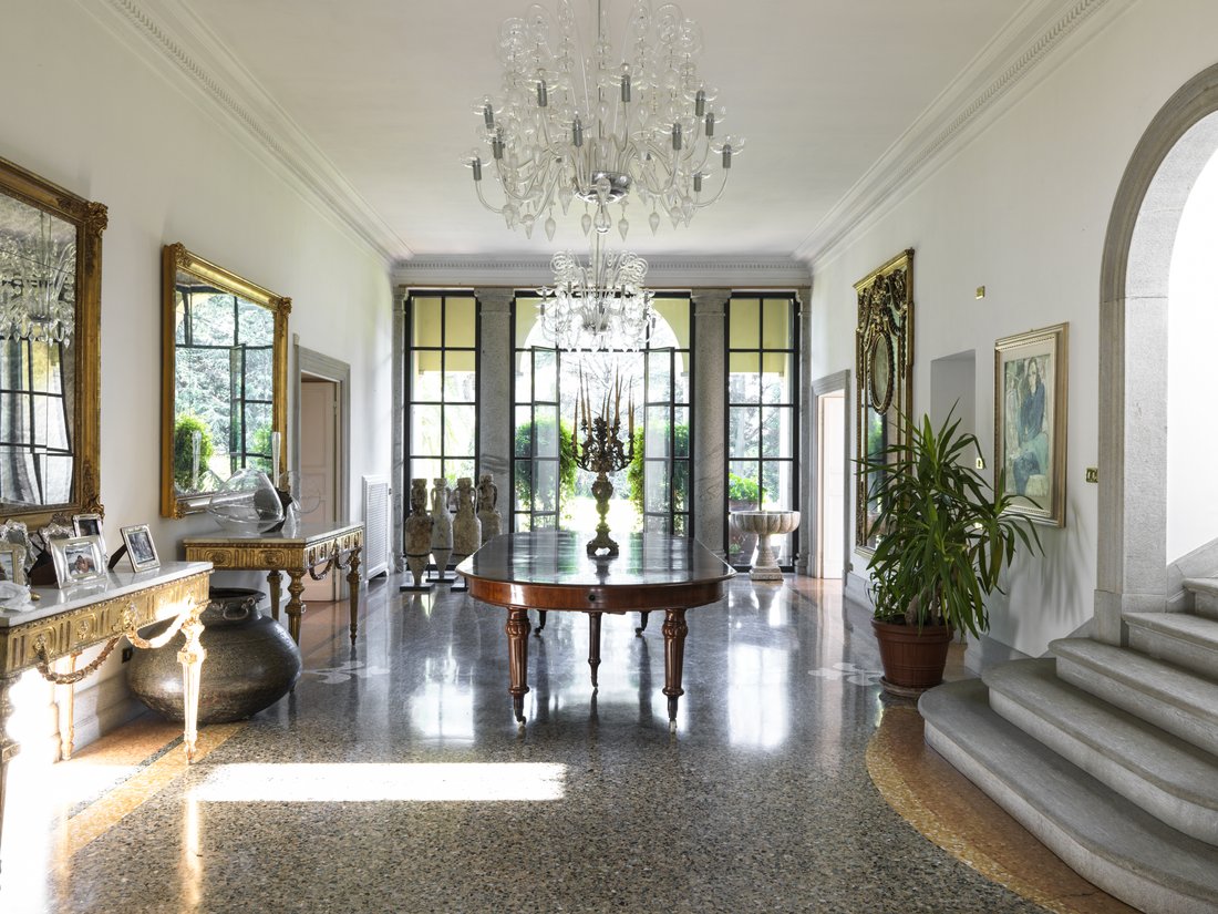 Villa in Carugo, Lombardy, Italy 3 - 15488343