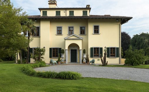 Townhouse in Carugo, Lombardy, Italy 1
