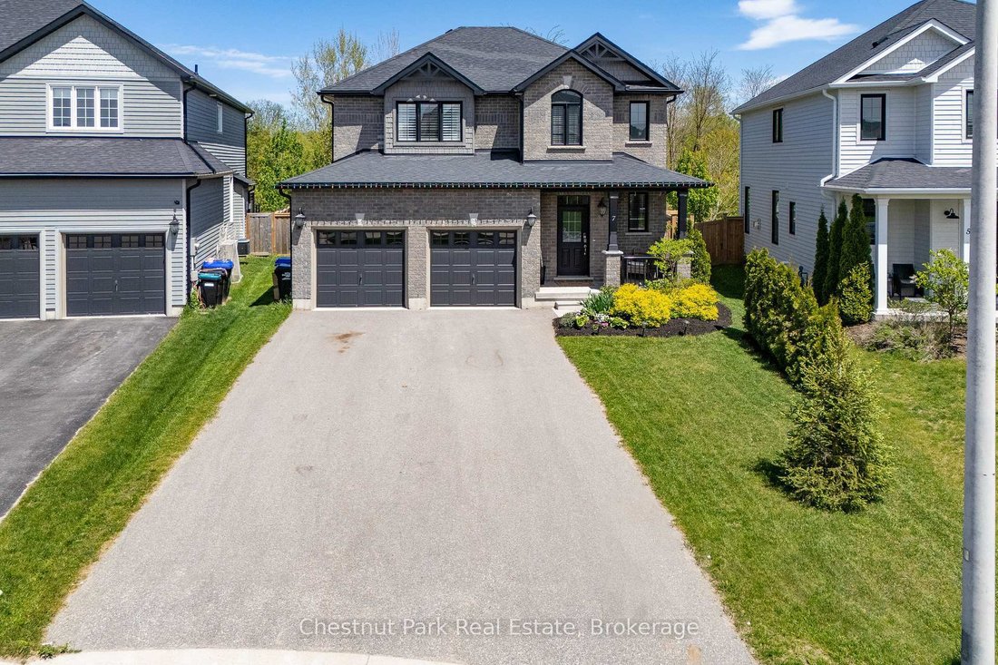 House in Collingwood, Ontario, Canada 3 - 15683535