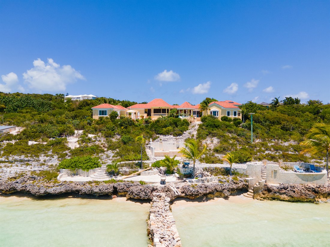 Estate in Turtle Tail, Providenciales, Turks and Caicos Islands 3 - 14210512