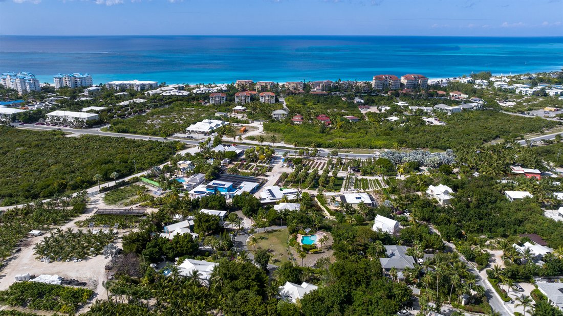 House in Grace Bay, Caicos Islands, Turks and Caicos Islands 2 - 14226010