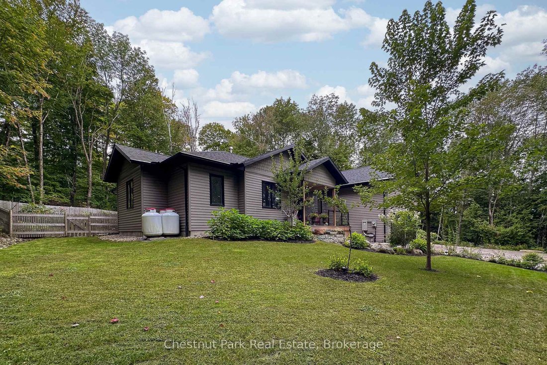 House in Huntsville, Ontario, Canada 2 - 15604578