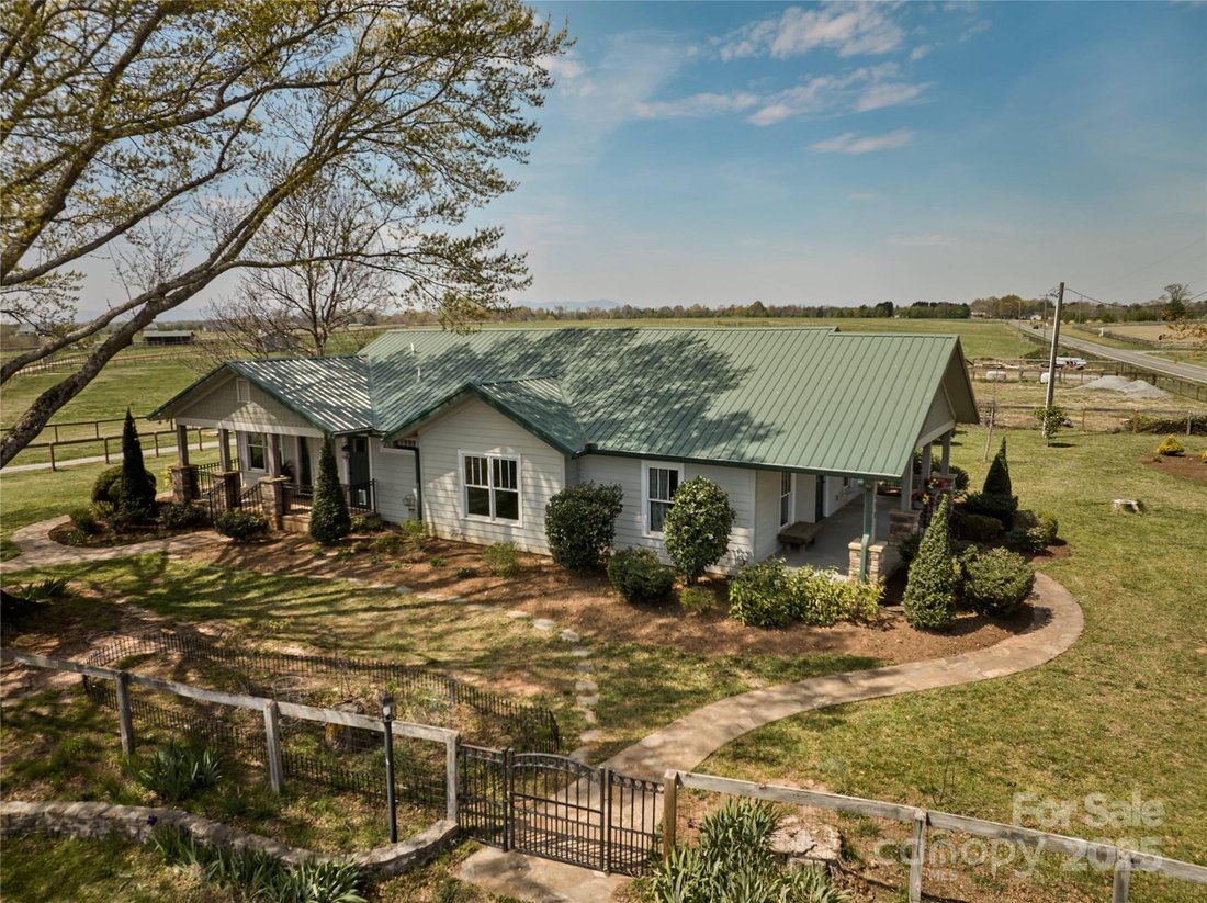 House in Rutherfordton, North Carolina, United States 2 - 15441959