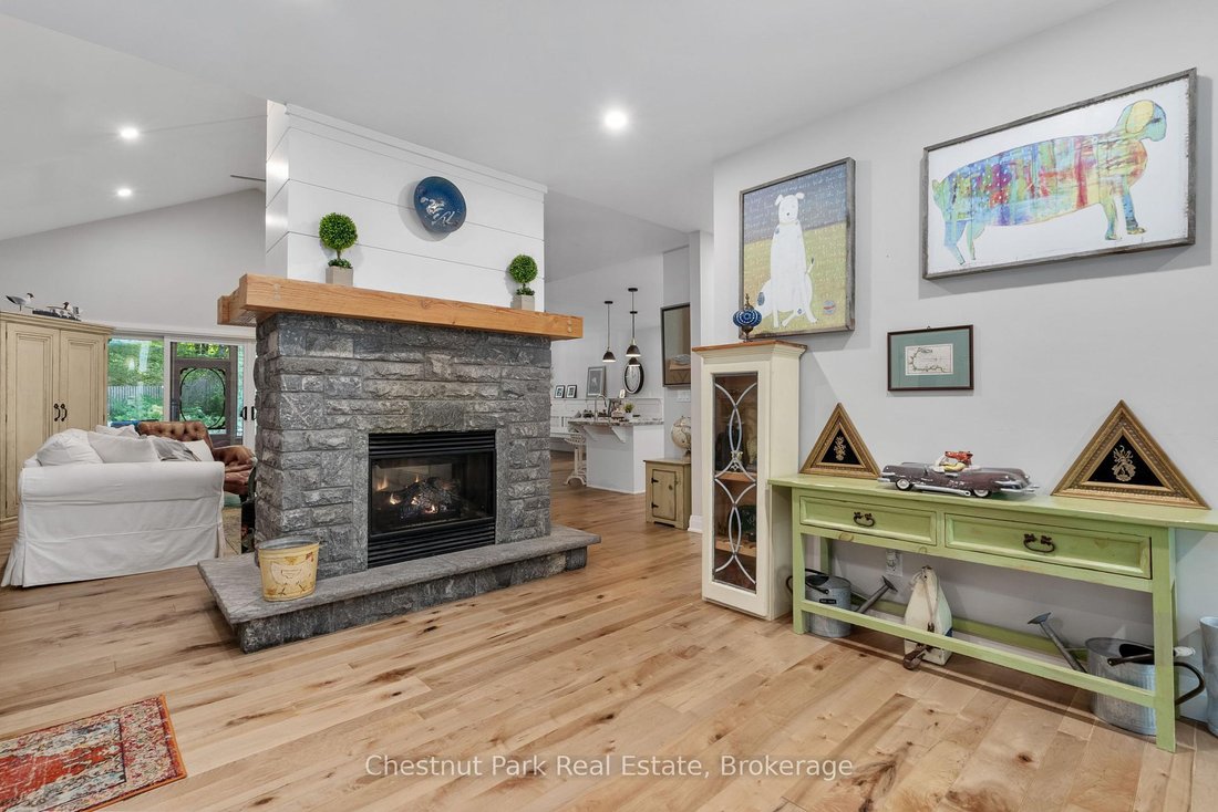 House in Huntsville, Ontario, Canada 5 - 15604578