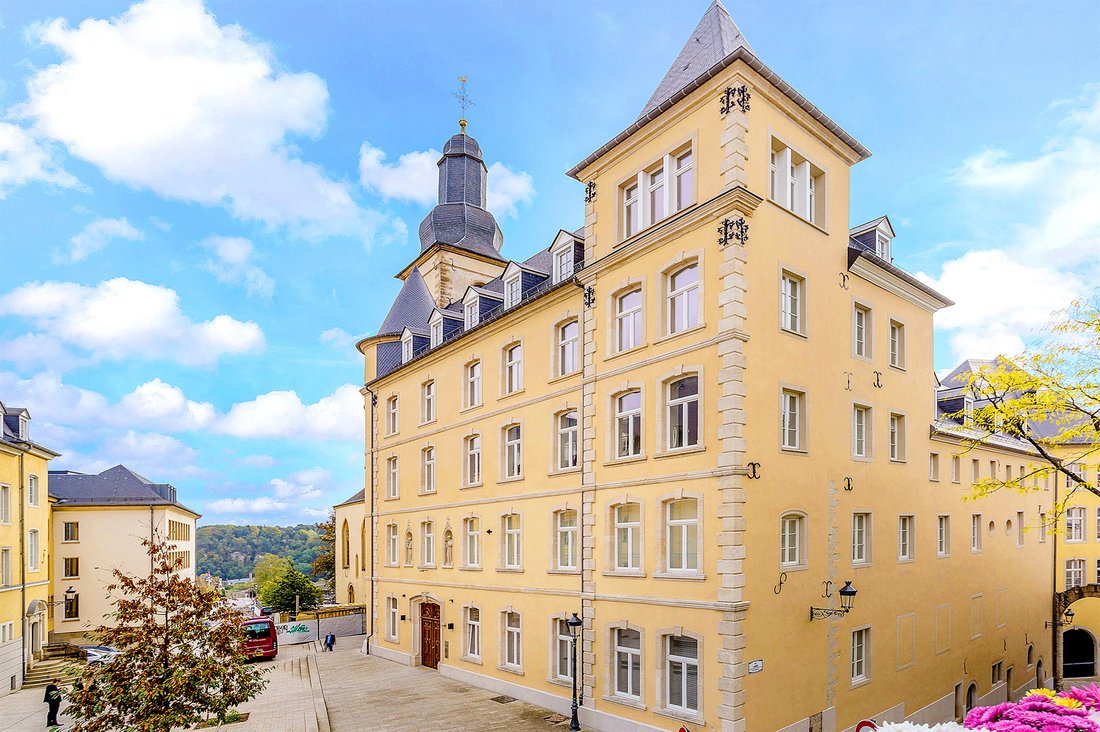 Villa in Luxembourg, Luxembourg District, Luxembourg 2 - 14463455