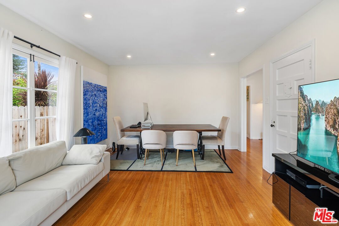 West Hollywood, California, United States 5 - 15276841