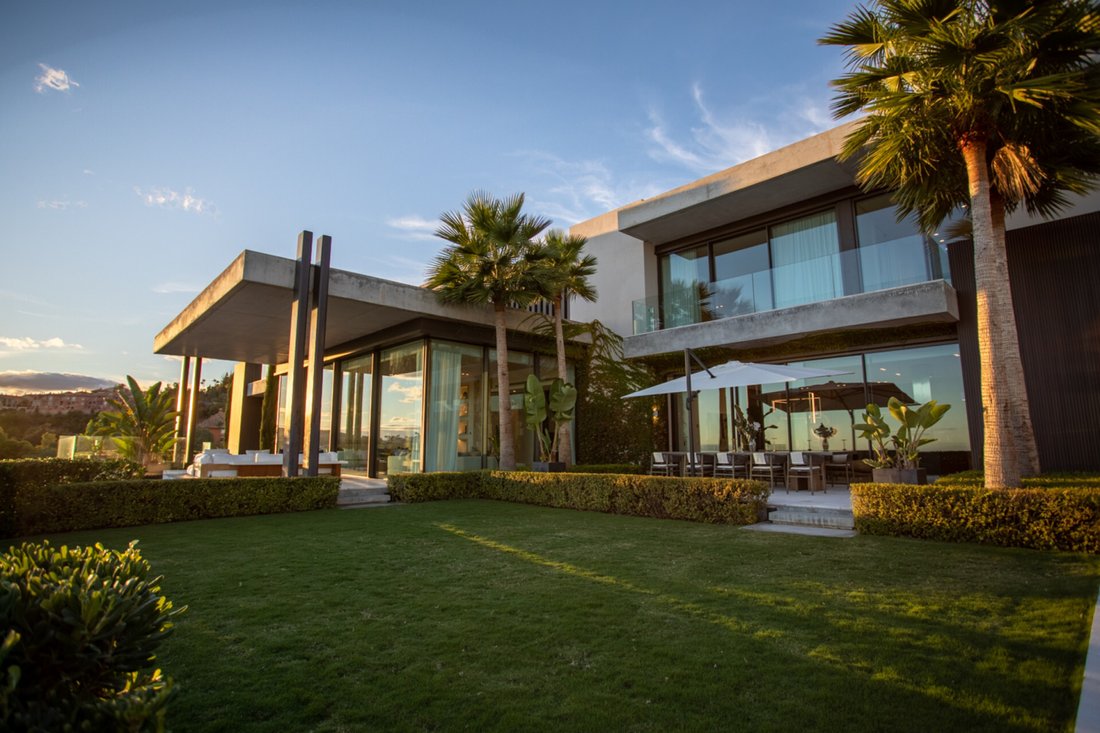 Villa in La Quinta, Benahavis, Andalusia 1 - 15174720