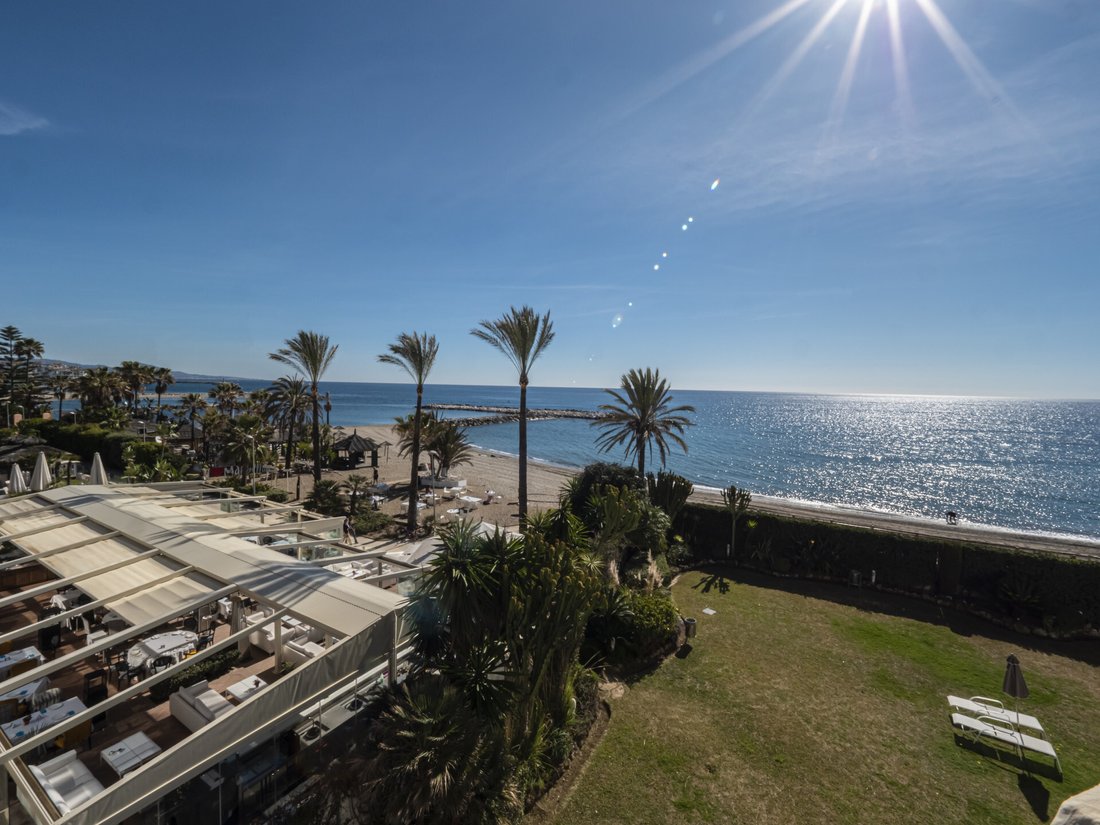 Apartment in Puerto Banus, Marbella, Spain 2 - 15169366