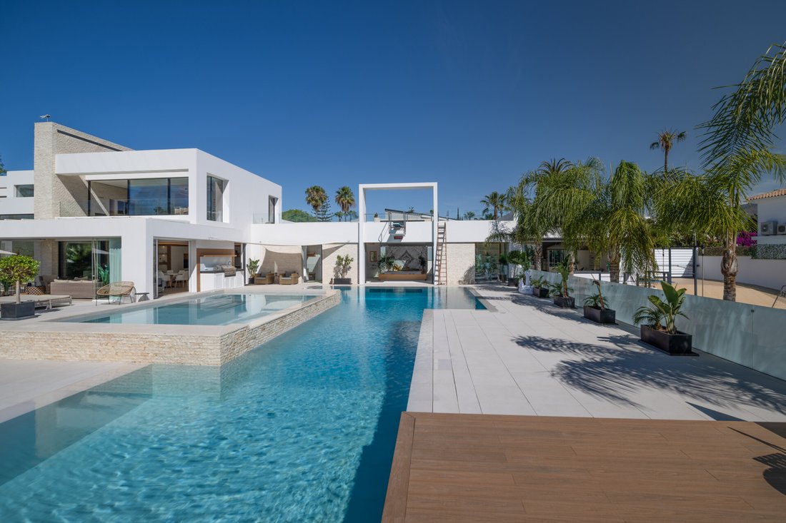 Villa in Estepona, Andalusia, Spain 3 - 15174596