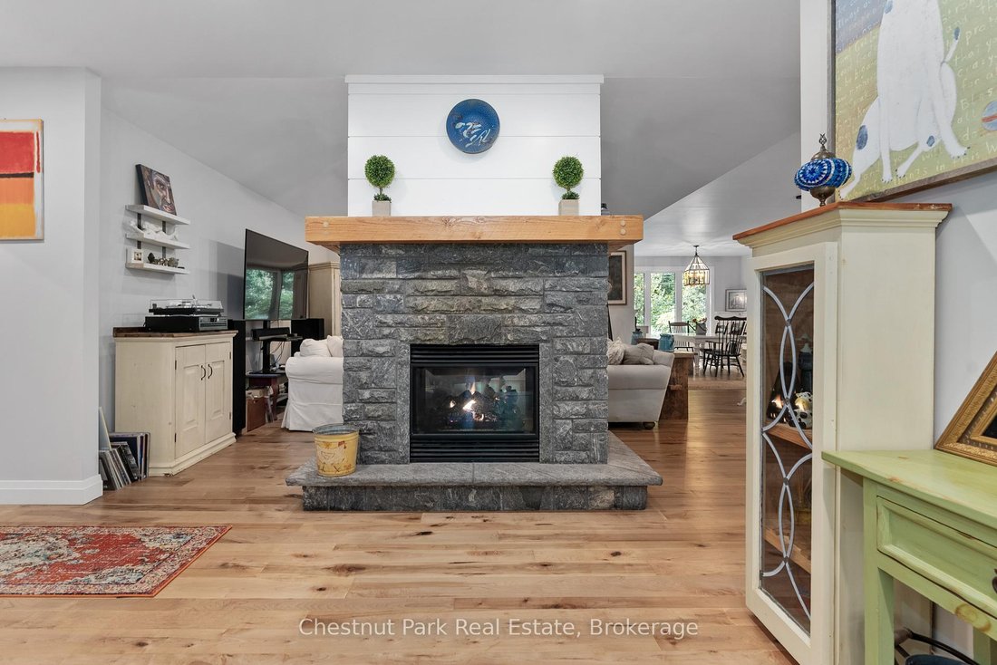 House in Huntsville, Ontario, Canada 3 - 15604578