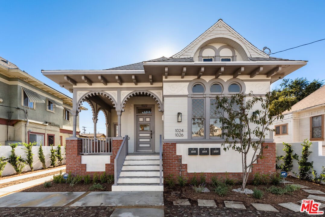 Los Angeles, California, United States 2 - 15277086