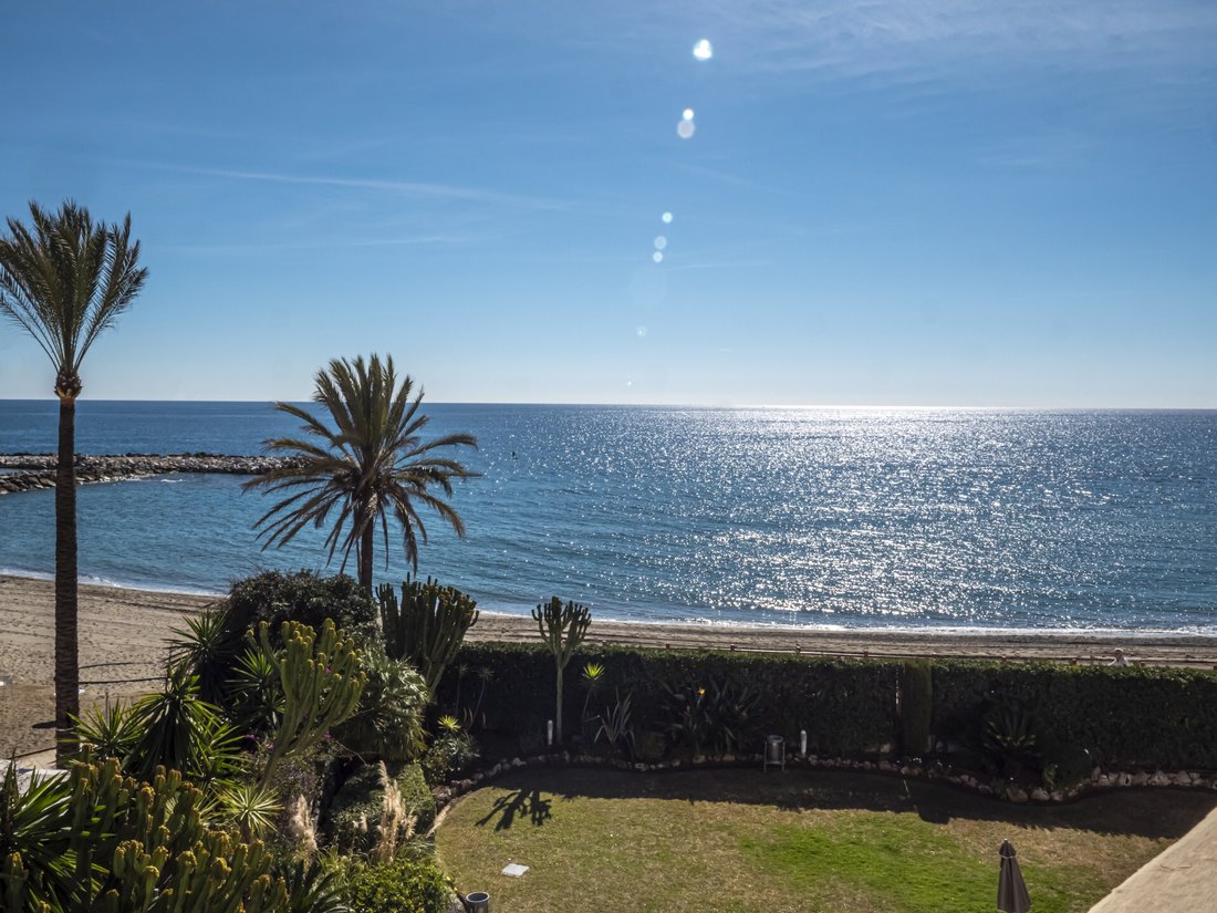 Apartment in Puerto Banus, Marbella, Spain 1 - 15169366