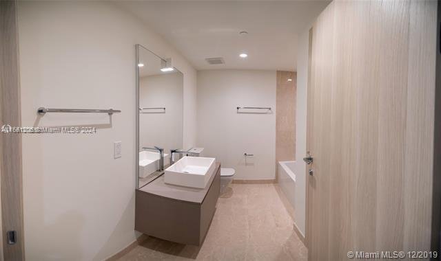 Condo in Miami, Florida, United States 3 - 14718599