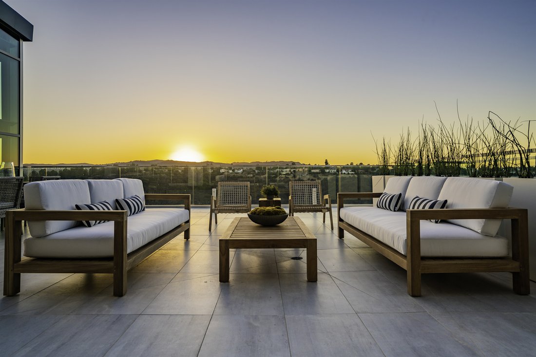 Los Angeles, California, United States 4 - 15277091