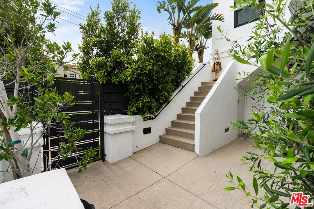 West Hollywood, California, United States 2 - 15276841