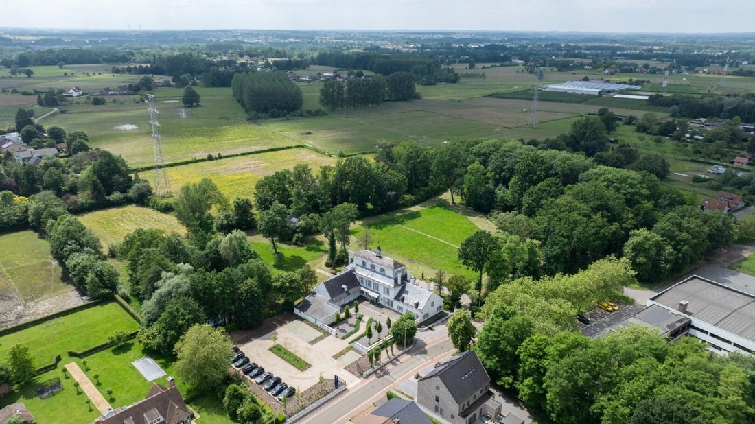 Villa in Hasselt, Flanders, Belgium 2 - 15315694
