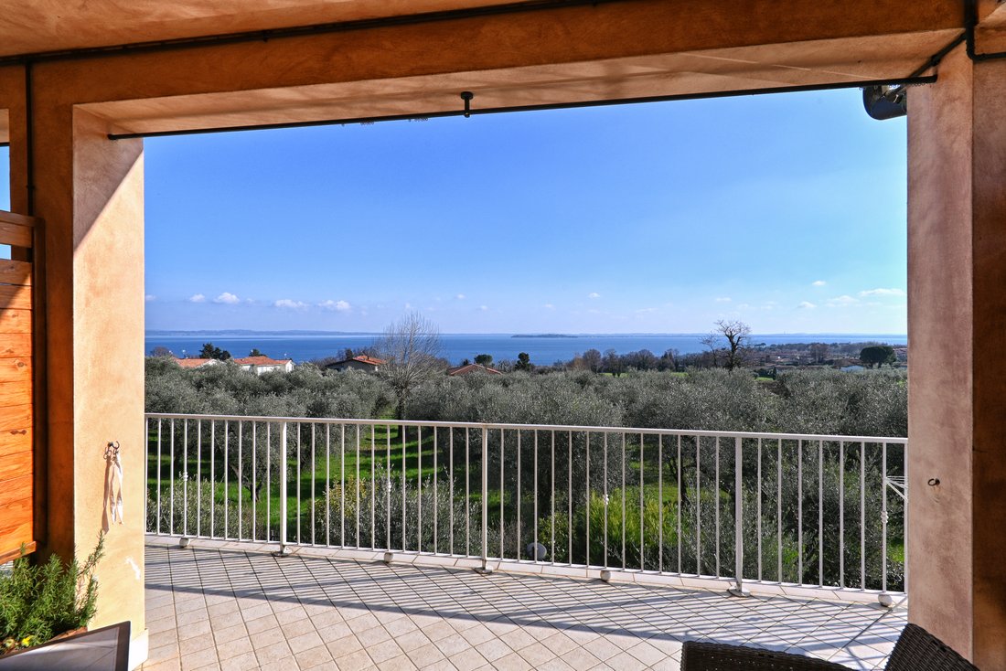 Villa in Manerba del Garda, Lombardy, Italy 4 - 15442075