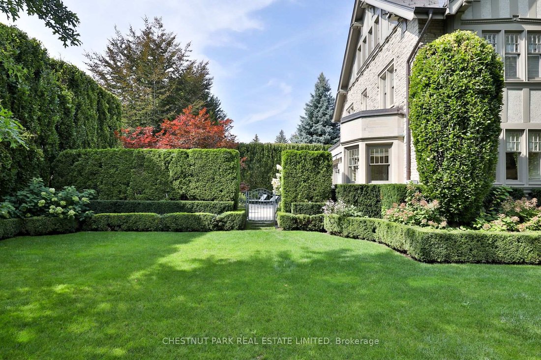 House in Toronto, Ontario, Canada 2 - 15402849