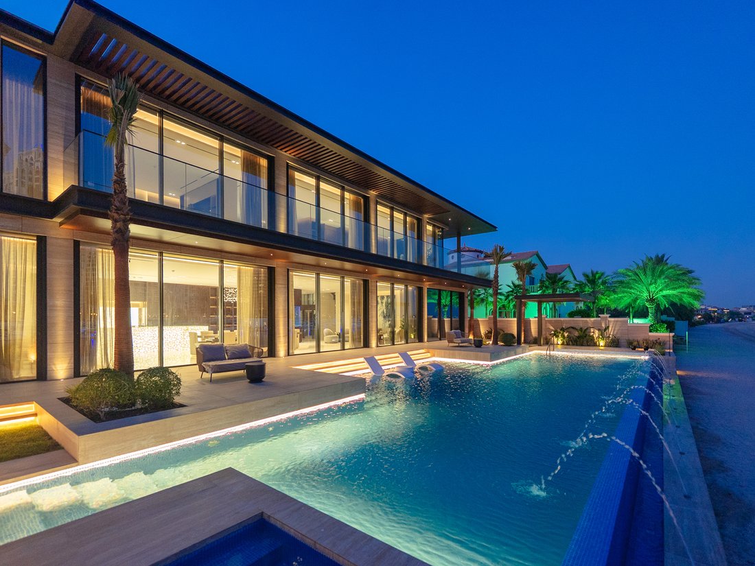Villa in Palm Jumeirah, Dubai, United Arab Emirates 1 - 15647115