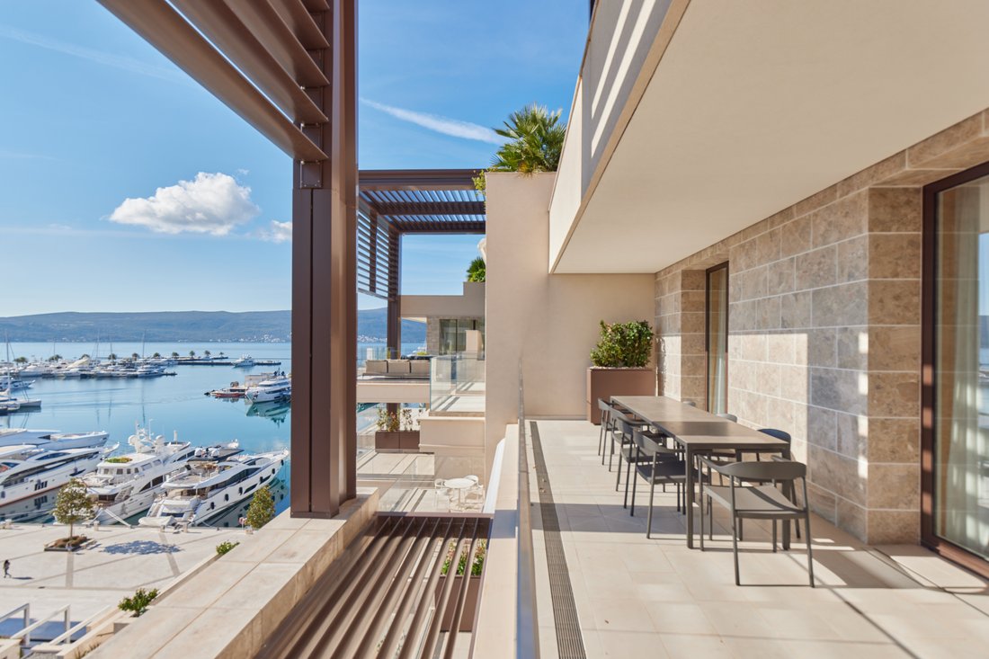 Apartment in Tivat, Tivat Municipality, Montenegro 4 - 15718173