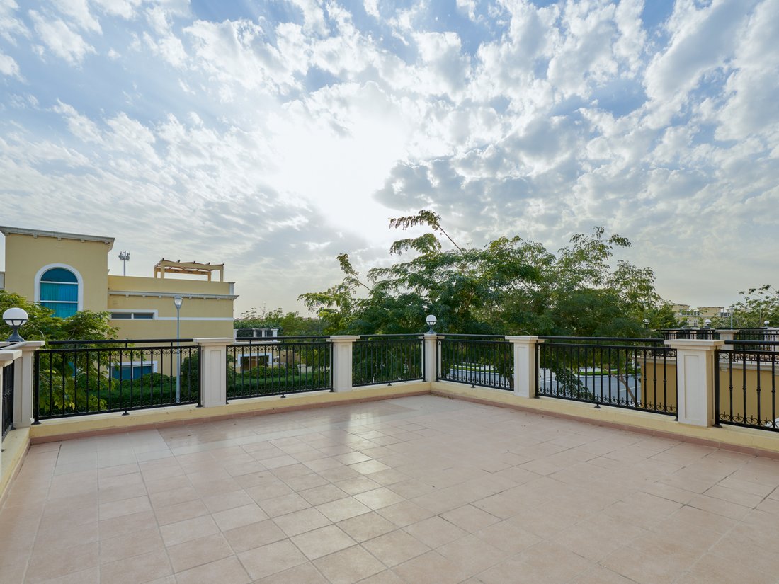 Villa in Dubai, Dubai, United Arab Emirates 2 - 15272079