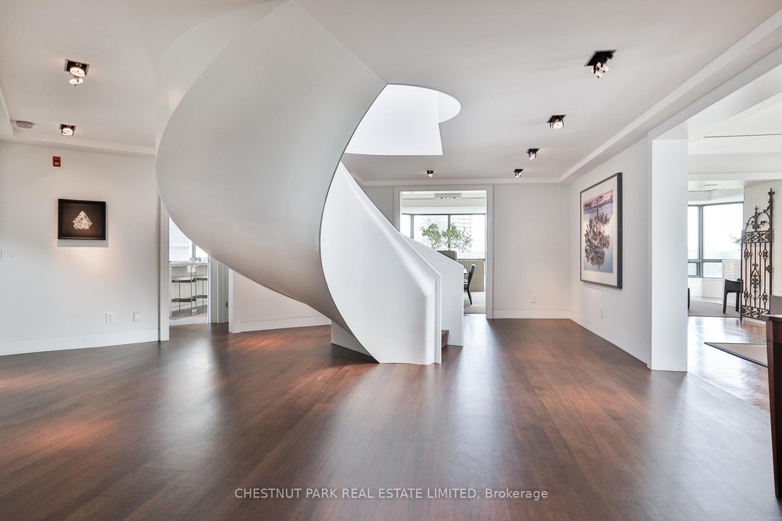Apartment in Toronto, Ontario, Canada 3 - 15442137
