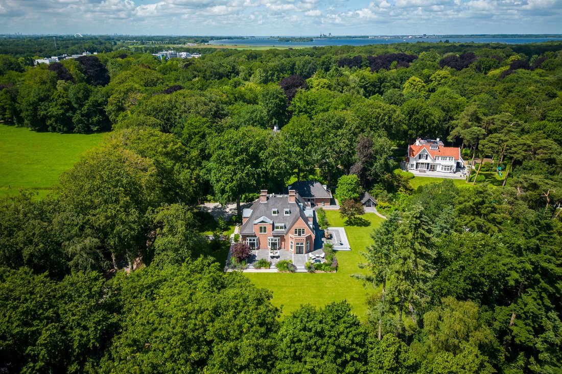 Villa in Weesp, North Holland, Netherlands 2 - 12657763