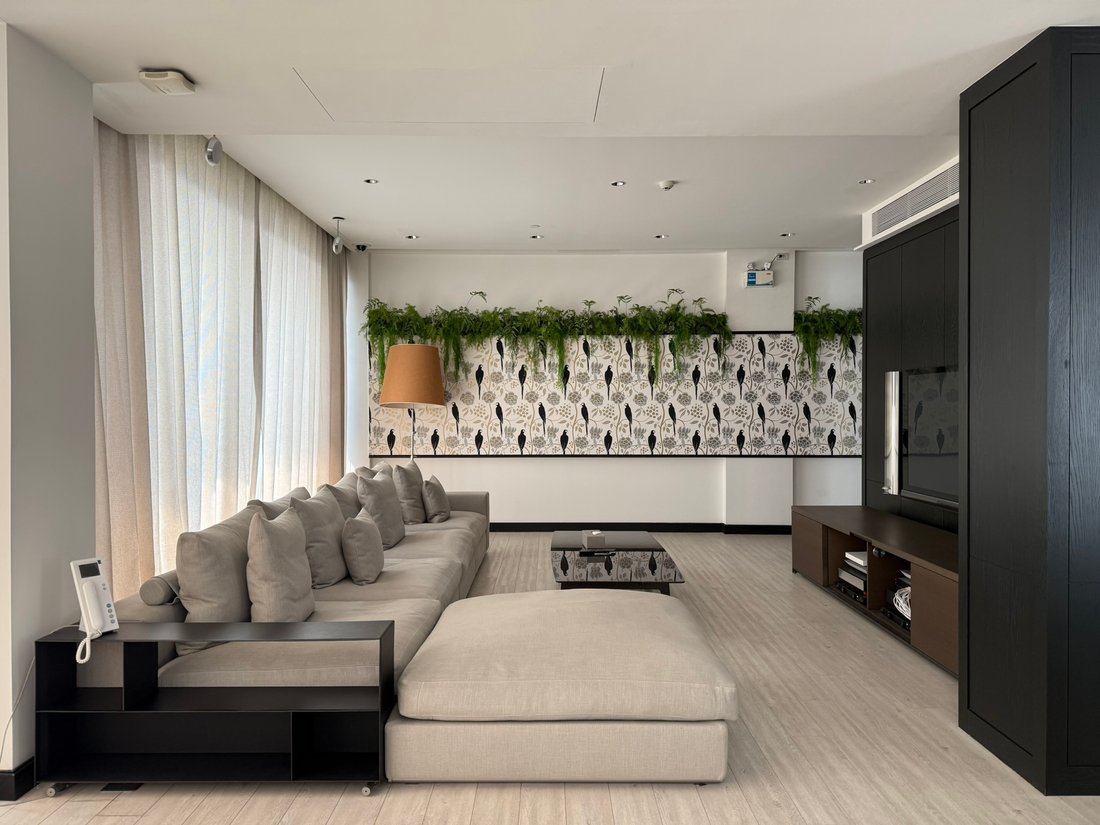 Le Raffine Sukhumvit 39 Duplex unit with private pool