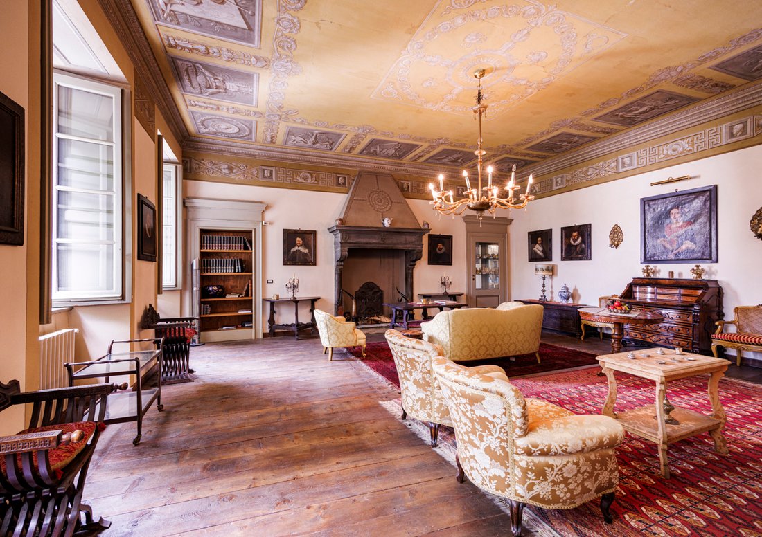 Villa in City Center, Sondrio, Lombardy 4 - 15415547