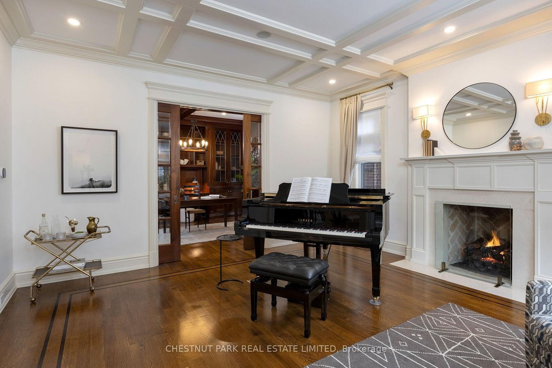 House in Toronto, Ontario, Canada 4 - 15641050