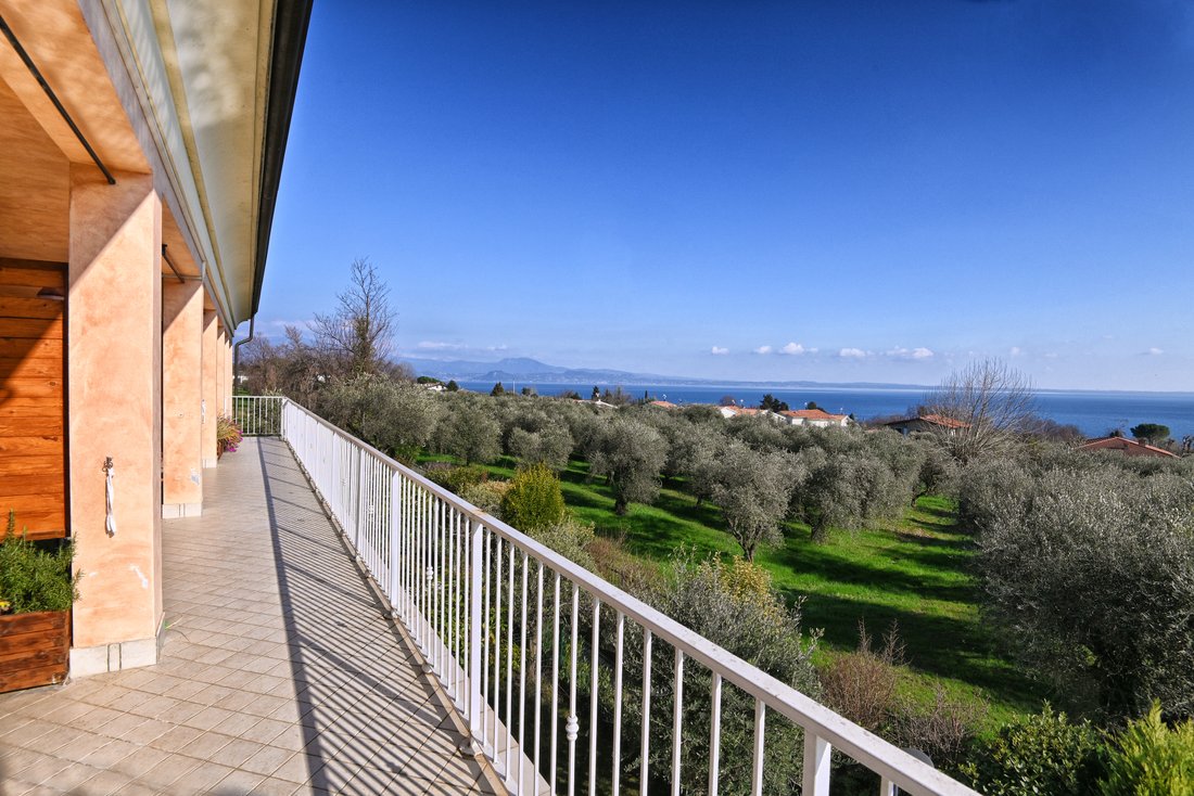Villa in Manerba del Garda, Lombardy, Italy 5 - 15442075