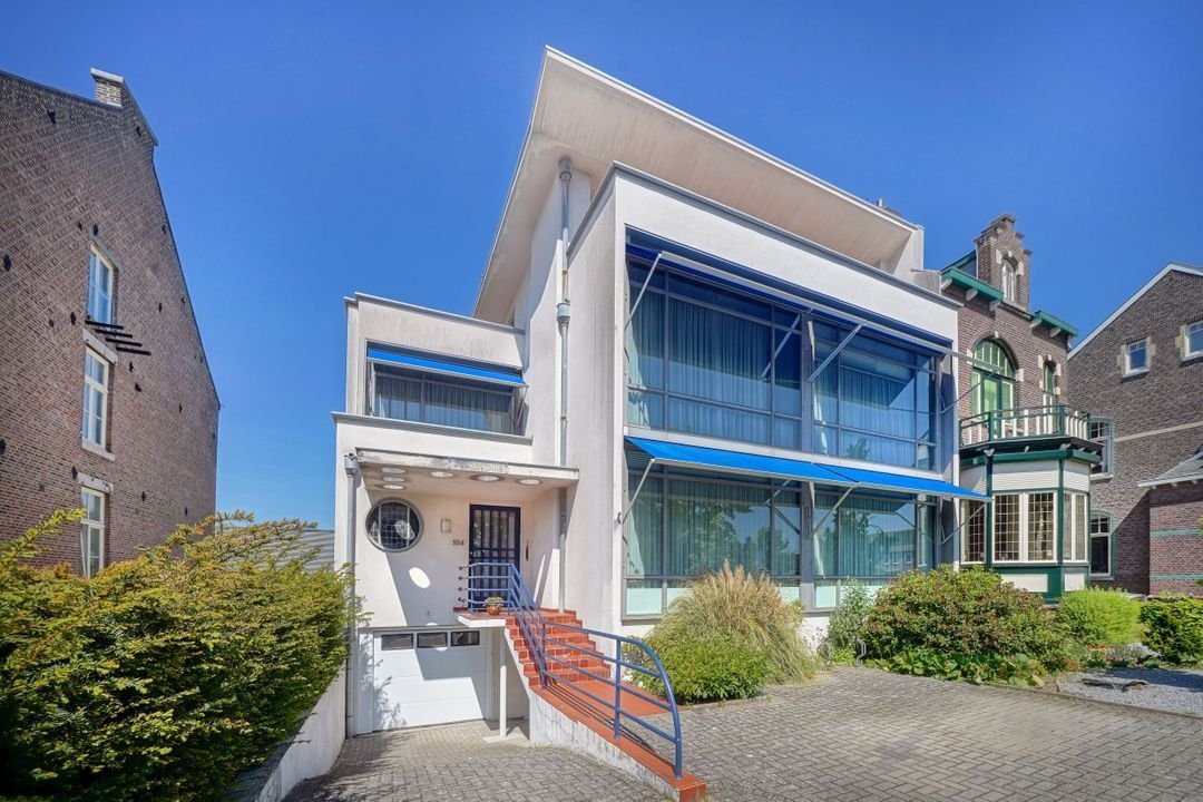 Villa in Maastricht, Limburg, Netherlands 1 - 15611228