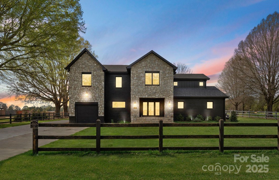 House in Statesville, North Carolina, United States 1 - 15281550