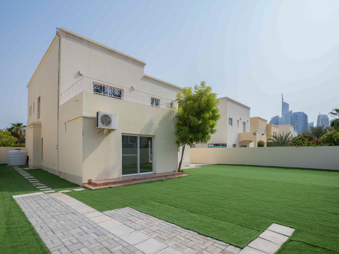 Villa in Dubai, Dubai, United Arab Emirates 1 - 15272076
