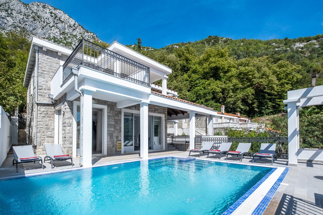 Villa in Strp, Kotor Municipality, Montenegro 4 - 15364316