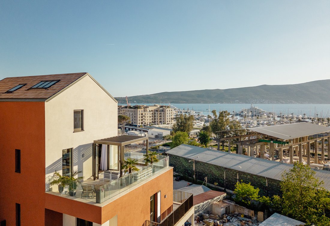 Apartment in Tivat, Tivat Municipality, Montenegro 1 - 15364332