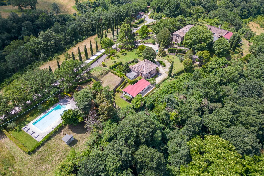 Estate in Orte, Lazio, Italy 2 - 13838328