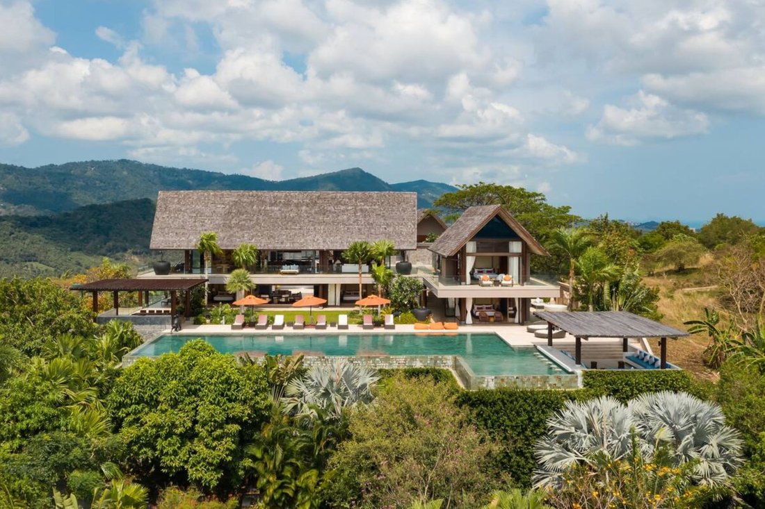 Bophut’s Premier Luxury Retreat with Panoramic Sea Views