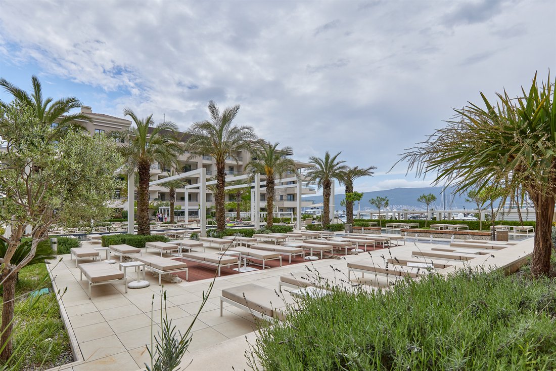 Apartment in Tivat, Tivat Municipality, Montenegro 1 - 15641016